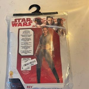 Just in time for Halloween!!! Star Wars Rey Adult Costume